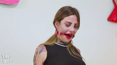 Inked Dia Craves Toby Dick’s Vibro Deep!
