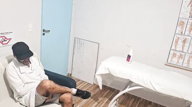 Underground masseur fucks his clients!