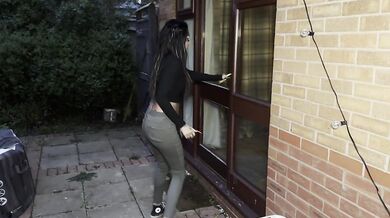 Thatbosslass pisses her pants