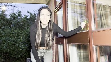 Thatbosslass pisses her pants