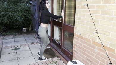 Thatbosslass pisses her pants