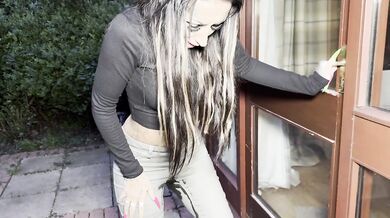Thatbosslass pisses her pants