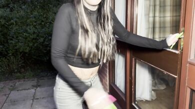 Thatbosslass pisses her pants