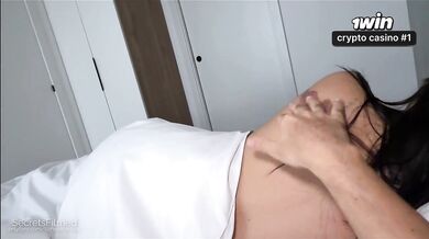 My stepsis was in a good mood and let me fuck her in the morning