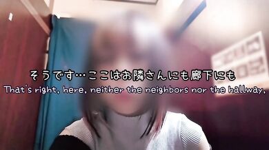 通路やお隣さんにもぐちゅぐちゅ音が丸聞こえ…某ネカフェの半個室でオナニーして興奮する変態人妻『七色漫喫』