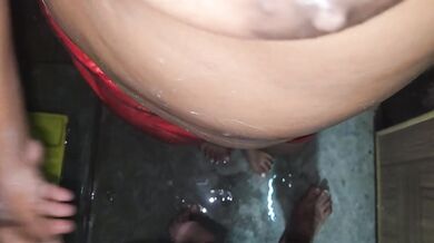 গোসল খানায় বউয়ের সাথে মজা করলাম