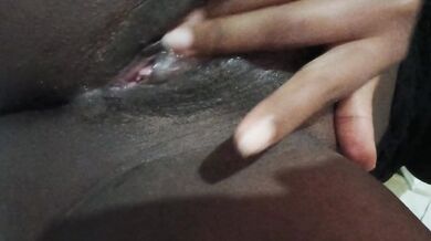 Secretly masturbating in my friend's bed, watch me squirt
