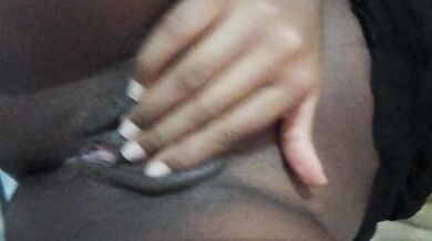 Secretly masturbating in my friend's bed, watch me squirt