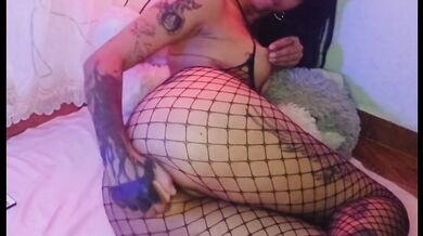 I masturbate really well by myself, come and help me do it well
