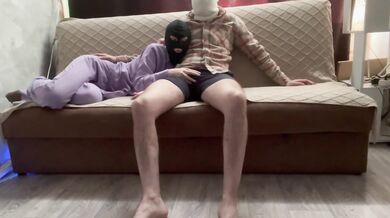Hot homemade sex while watching a movie and a big cumshot on her face
