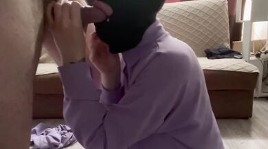 Hot homemade sex while watching a movie and a big cumshot on her face