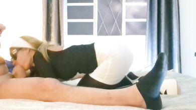 MILF with a gorgeous body gives a blowjob and cums in her mouth
