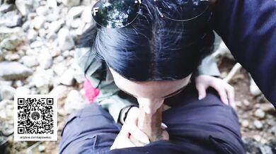She gave me a blowjob on the beach