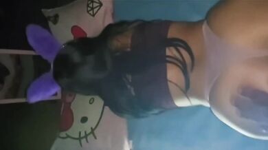 Conejita caliente quiere sexo rico con el vesino