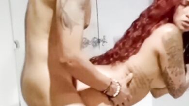 SEXO EN EL MOTEL CON UNA MILF TATUADA