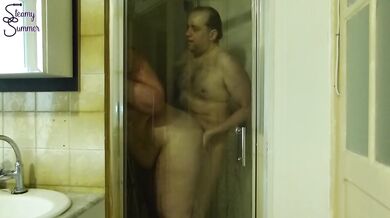 Showering couple starts to fuck while soaping