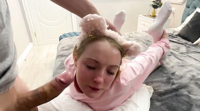 Threesome With Two Juicy Teens! Girls Take My Huge Cock