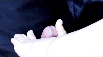 love her feet, they make me cum in seconds