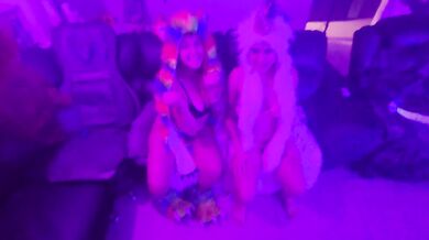 2 Horney latinas suck my dick and twerk begging for cock. Sexy house party