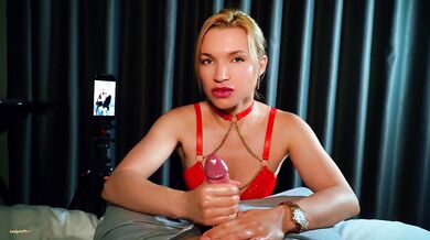 Gave a masturbation lesson to a slut classmate (cheat-video call)