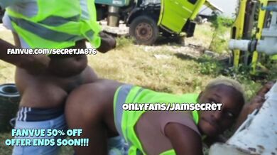 OUTDOOR ANAL ON THE JOB