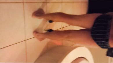 ALine Loira Married from São Paulo has fun with her husband's friend in a motel