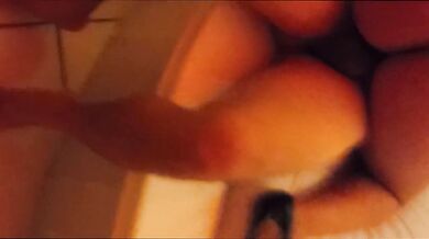 ALine Loira Married from São Paulo has fun with her husband's friend in a motel