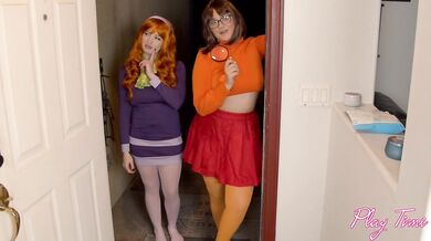 Scooby Doo cosplay threesome with Daphne and Velma featuring Rollii & Naomi Ryder