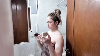 TRAICION FAMILIAR, Acompañé a mi prima y su novio no pudo aguantar las ganas de cogerme: ¡Ella nos miró todo! FIT elnonohub-keilabassi