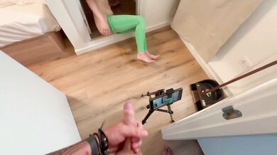 Look at me and masturbate, stepfather! I'm masturbating and peeing in my leggings from pleasure!