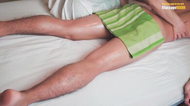 [EP.20] THAI Oil Massage Room | Hotel Room Services เมื่อชายหนุ่มอยากลองนวดนอกสถานที่