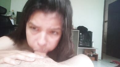 It's not just a blowjob, she swallows it all deep and doesn't get tired, deep throat