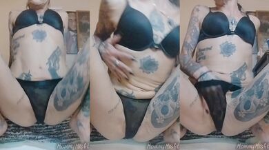 Beg for MommyMisfit's Golden Nectar