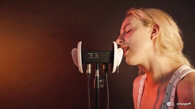 ASMR Close Up Juicy Ear Licking by Elsa (3Dio, 4K)