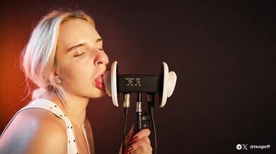 ASMR Close Up Juicy Ear Licking by Elsa (3Dio, 4K)