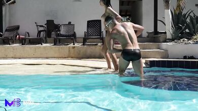 Swimming teacher has hardcore sex in the pool with his student - Max Betancur & Athenea Rosse