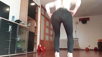 Personal trainer classes in my house paying him with blowjobs and lending him my pussy to do whateve