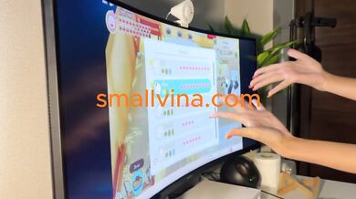18 Year Old Thai Slut Shows Her Tits And Ass During Game
