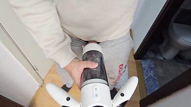 I accidently stepping into my roommate room while she was masturbating