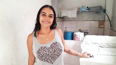 VALENTINAHOT10'S DIRTY LAUNDRY BECOMES DESPERATE COCK HUNT