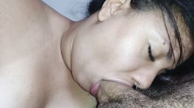 Blowjob expert slides deep into throat