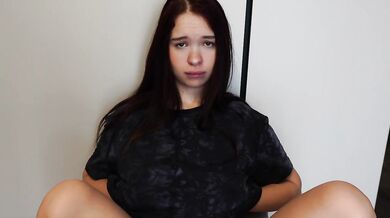 SOLO PUSSY THROBBING FURIOUSLY, CUM SPRAYS HIGH