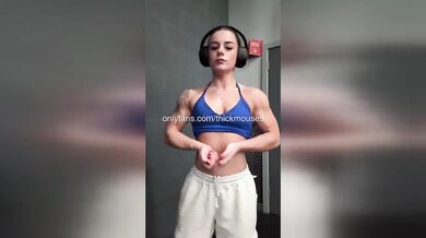 Virgin Teen's Wildest TikTok Yet – Accidentally Exposed Her Pussy!