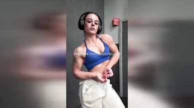 Virgin Teen's Wildest TikTok Yet – Accidentally Exposed Her Pussy!