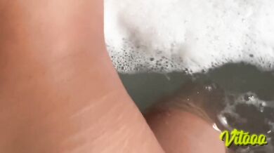 Hot sex in the jacuzzi, she likes to move in the water - big ass