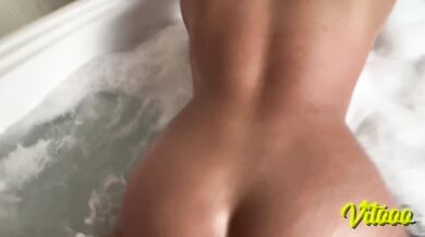 My girlfriend likes to move around in the jacuzzi - she likes to feel the hydromassage