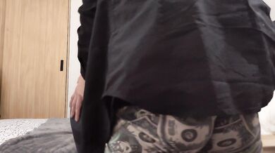 Moans & Whimpers Of a Hot Girl in Leggins