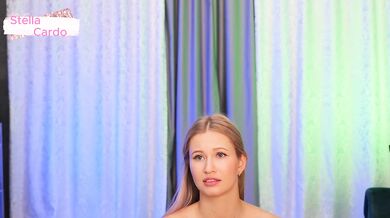 She smeared her body and tits with oil