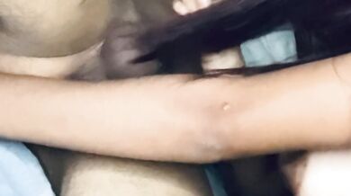 Cuñada traviesa juega con mi polla mientras su esposo trabaja
