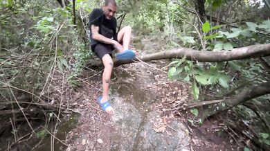 Dluquinha Oficial turns wild street into slutful trails